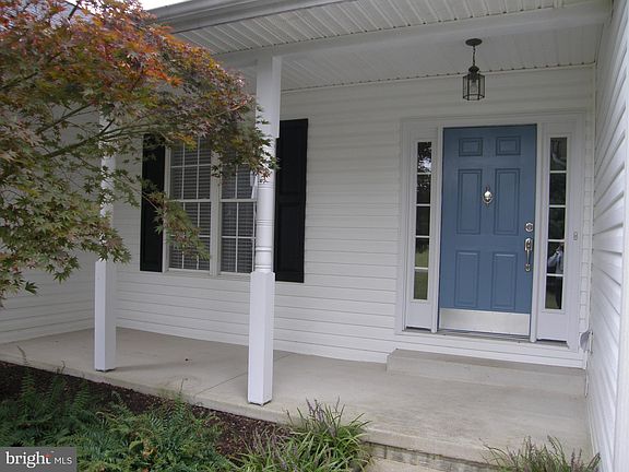 4th image of 46155 Greens Rest Dr