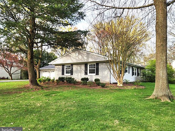 4th image of 4114 Maureen Ln