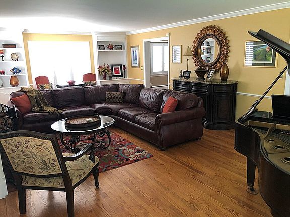 2nd image of 232 Seminole Dr