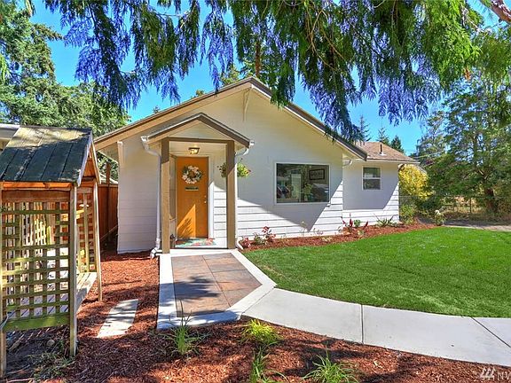 5th image of 12042 Hiram Pl NE