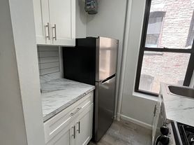 542 E 82nd St, New York, NY
