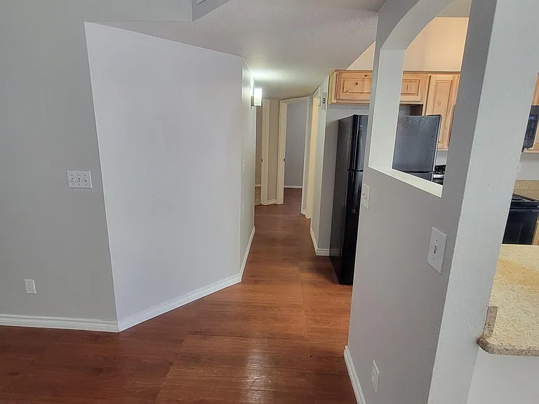 Hallway to bedrooms.