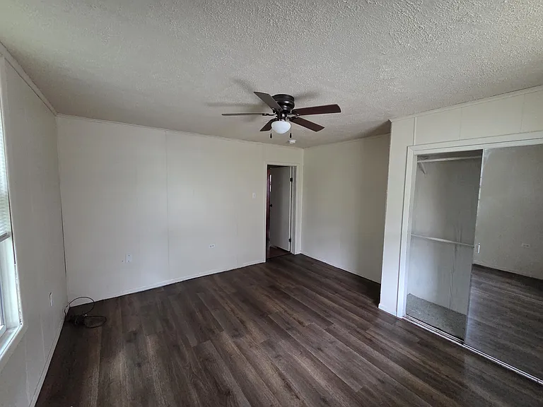 1104 Sherman St — Photo 9