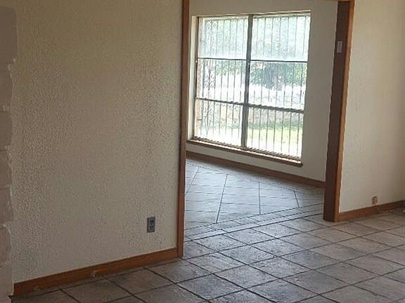 3rd image of 5140 La Taste Ave