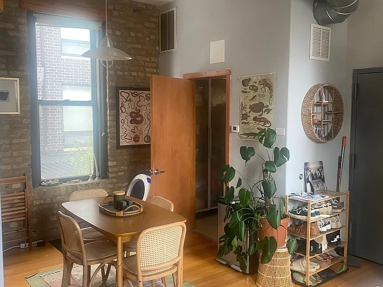 1151 W Erie St #3R — Photo 4