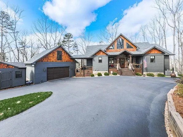 208 Weeks Dr, Ellijay, GA 30540