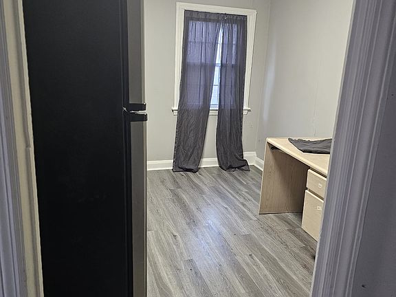 4th image of 404 S Philadelphia Blvd #F