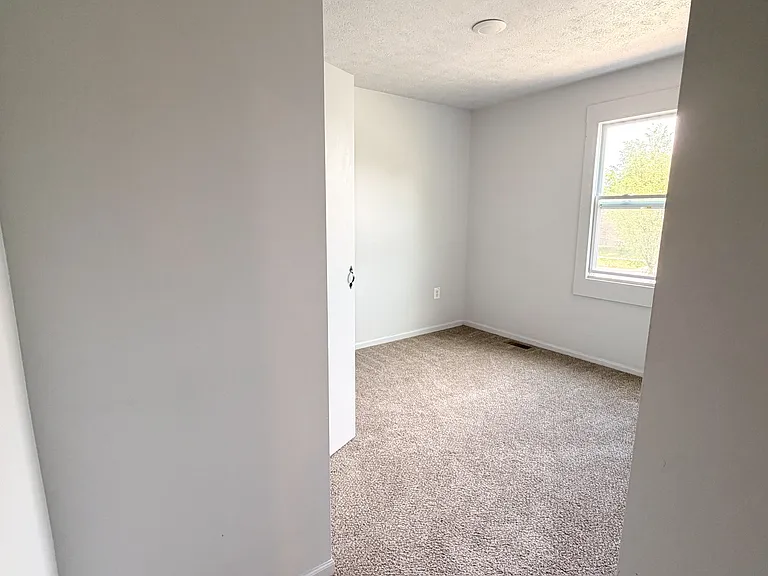 539 Kitchener St — Photo 7