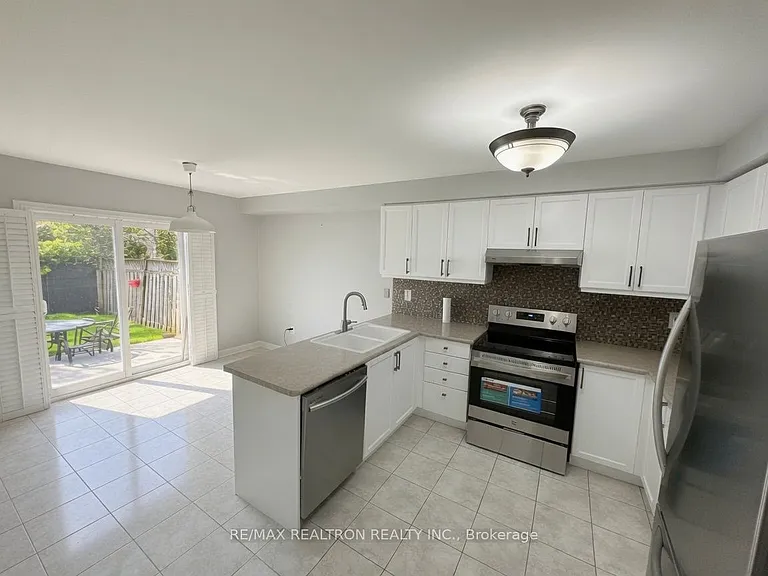 129 Trailhead Ave — Photo 2