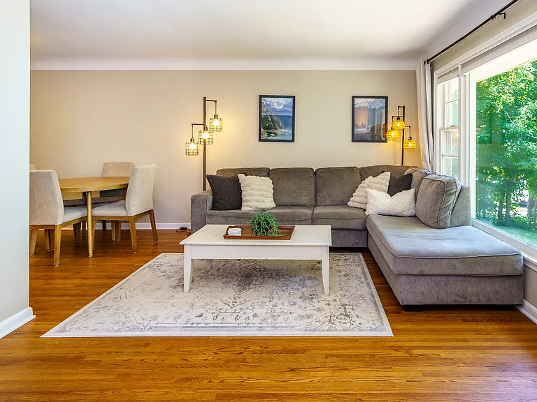 15 16th Ave N #1 — Photo 3
