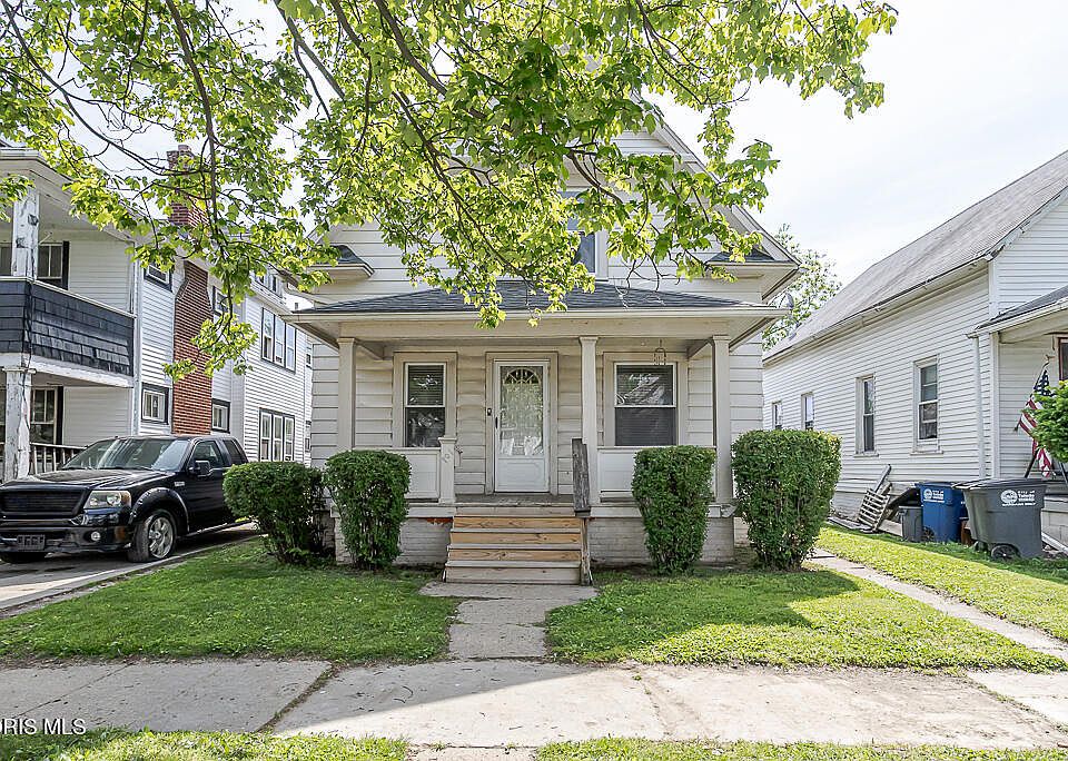 1st image of 701 Thomas St