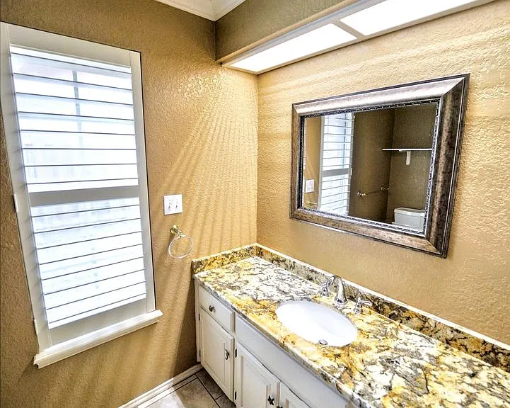1508 Mount Laurel — Photo 40