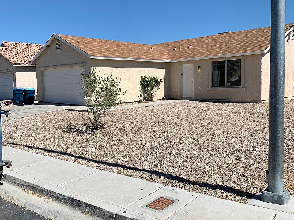 Easy care desert landscaping