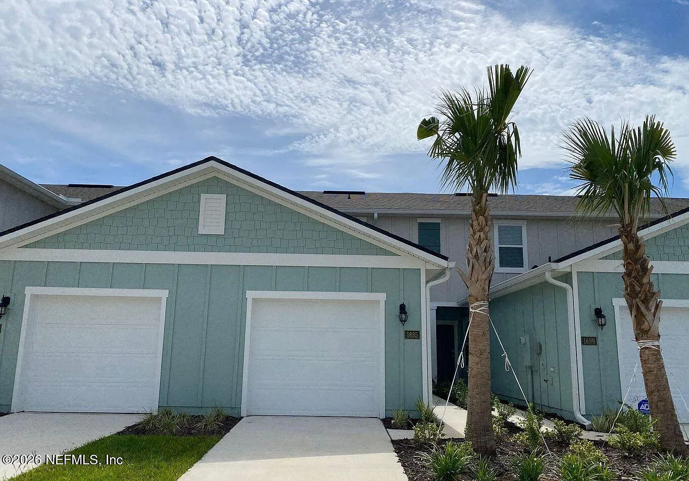2 bed, 2.5 bath, 1210 sqft, $2,200 — Photo 2