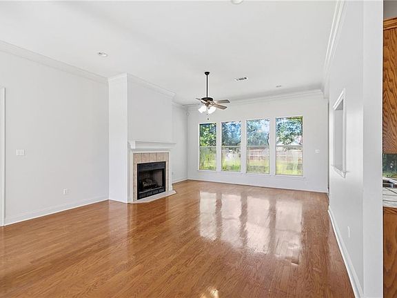 5th image of 12129 Anna Dr