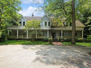 2 Springwood Path, Syosset, NY 11791