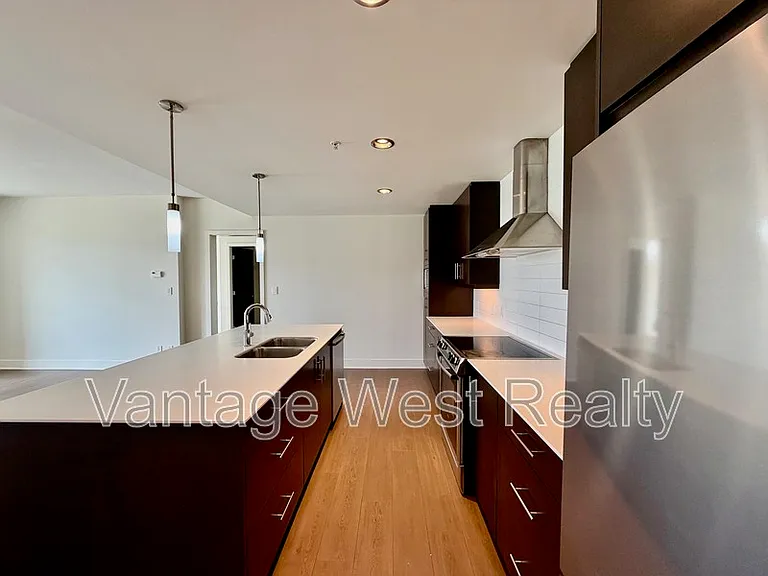 2040 Springfield Rd #802 — Photo 4