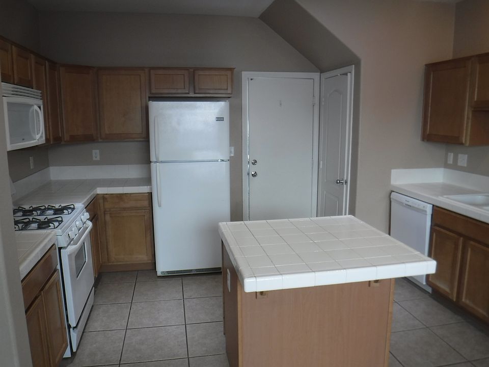 1st image of 10784 Avenzano St