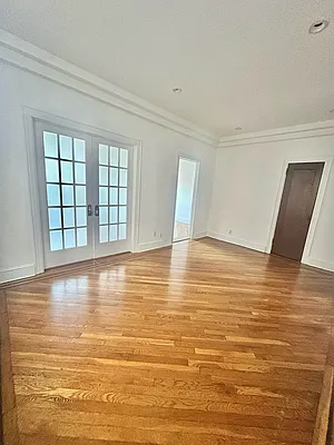 Rented by Luxian International Realty LLC | media 6