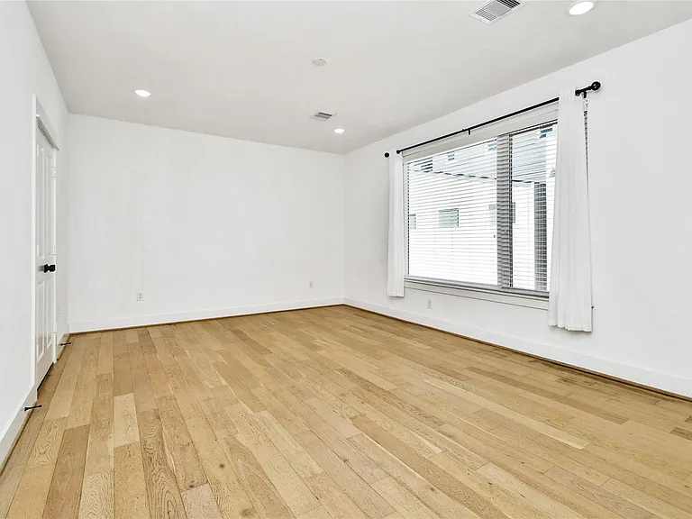 208 N York St #B — Photo 16