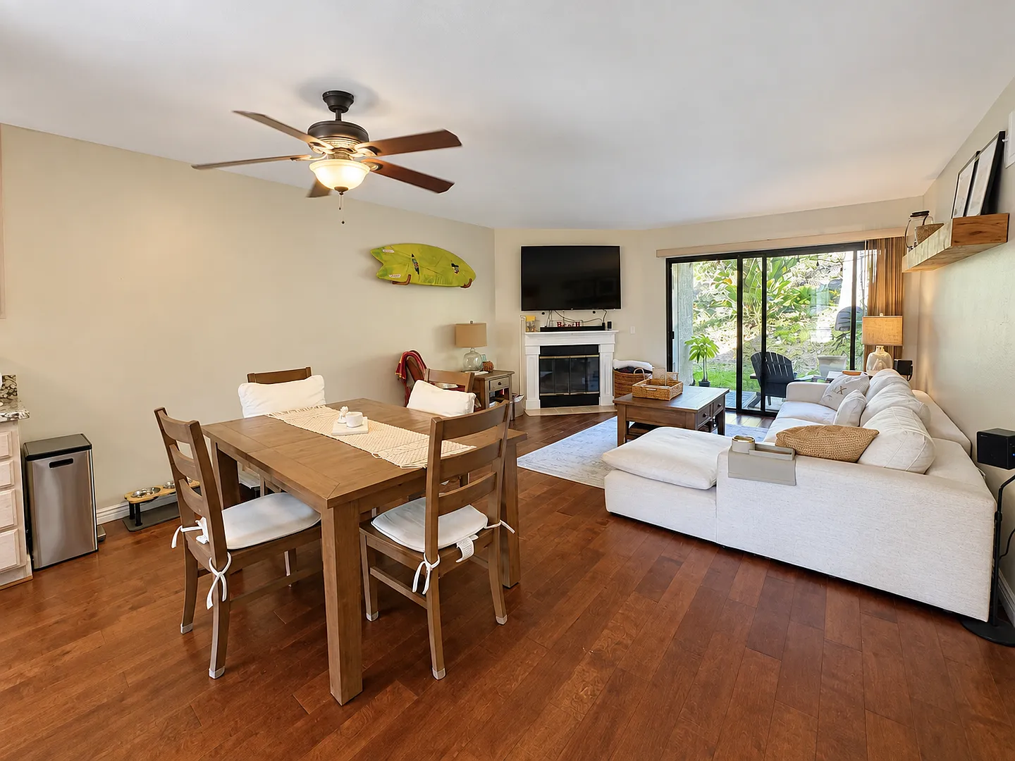 Beautiful 2 Bed Condo in La Costa — Photo 3