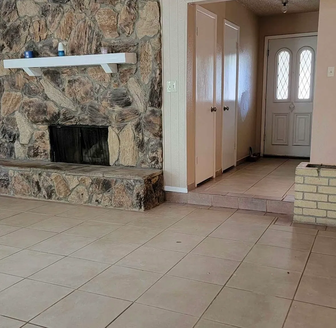 4 bed, 1439 sqft, $2,500 — Photo 2