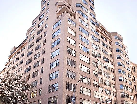 5th image of 150 E 61st St APT 5A