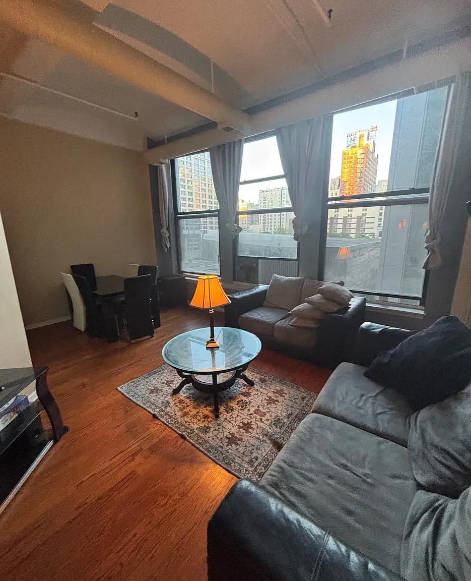 1 bed, 734 sqft, $1,975 — Photo 4
