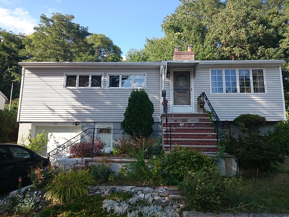2nd image of 171 Kenrick St