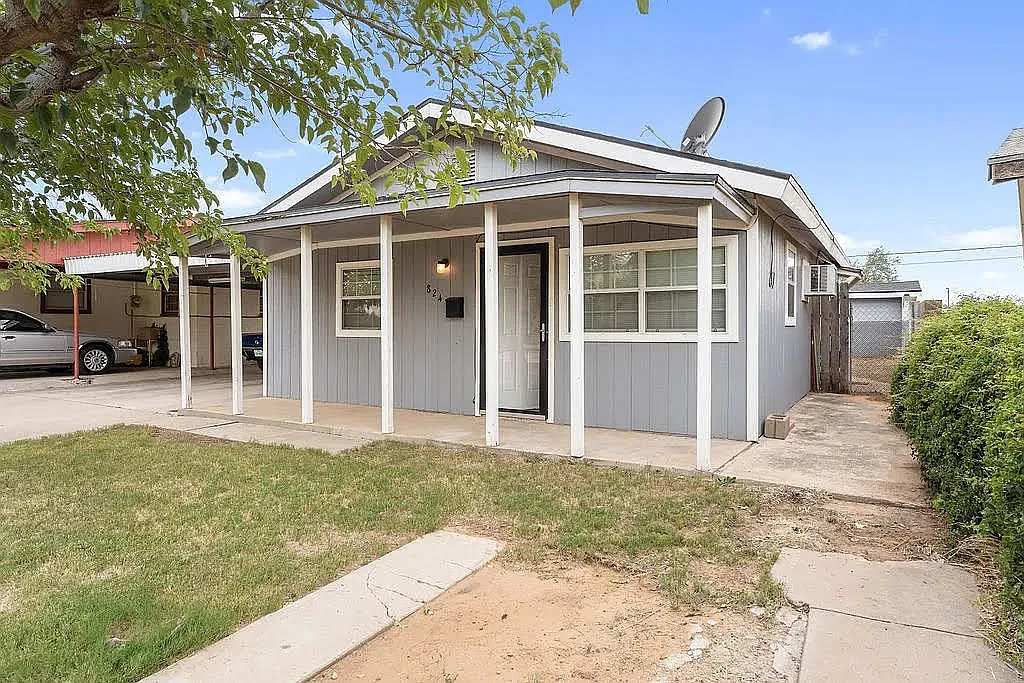 2 bed, 1.0 bath, 576 sqft, $1,100 — Photo 2