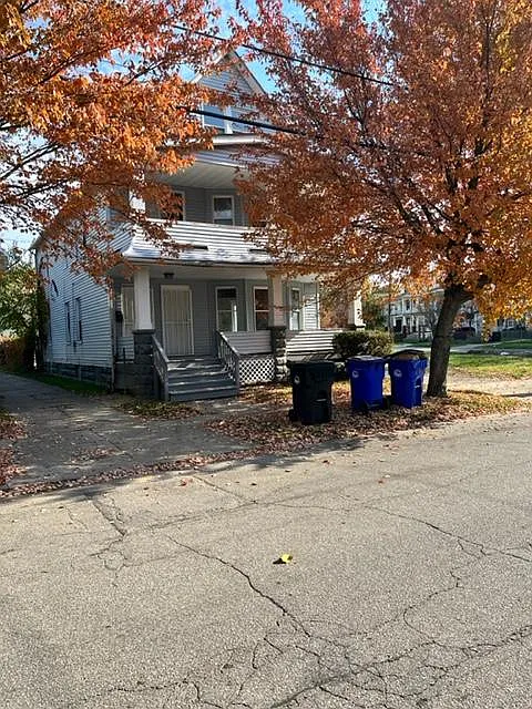 995 Ida Ave #Up photo 1