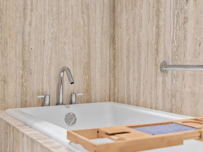 707 Courtney St #1403 — Photo 12