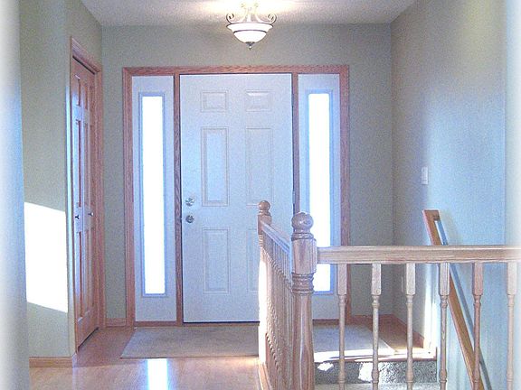 2nd image of 1064 Parkway Ln