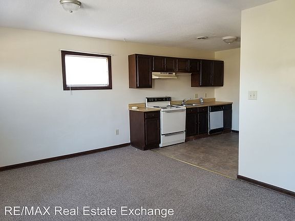 2nd image of 602 E 5th St APT 3