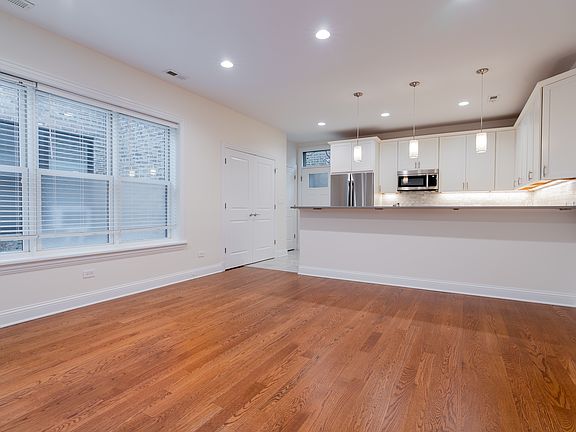 2nd image of 4636 N Rockwell St #3