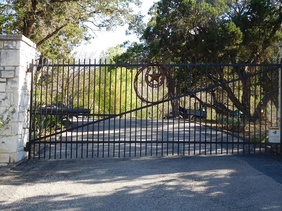1st image of 210 Aqua Vista Dr