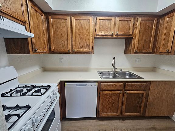 5th image of 1101 Melrose Ave APT 10