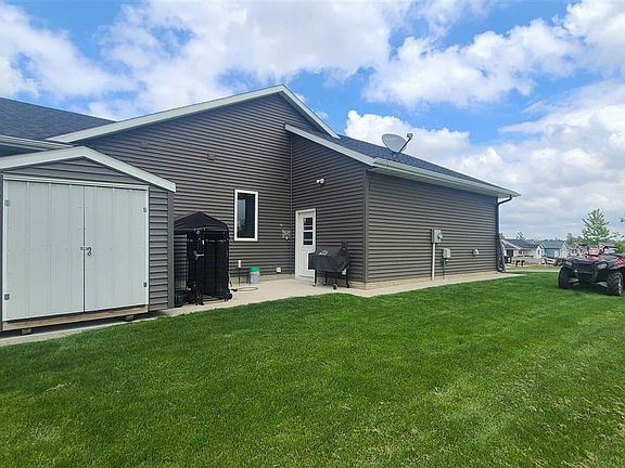 3rd image of 503 Grant Avenue Cir