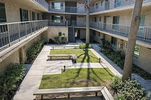300 E Live Oak St #2E Photo 1