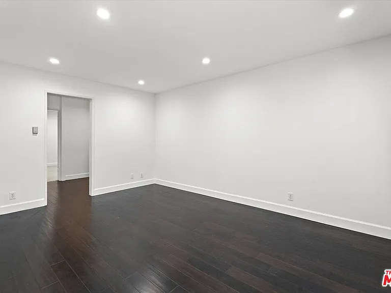 2311 4th St #220 — Photo 9