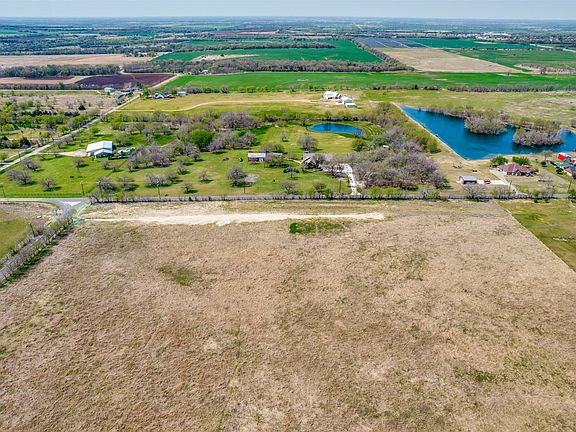 2nd image of 801 Riddels Rd