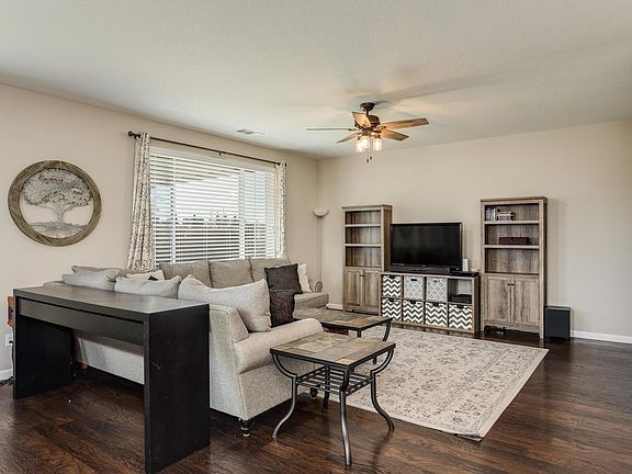 5th image of 8732 Vizela Way