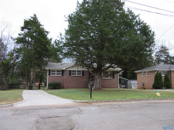 4620 Broadmeadow Ln NW, Huntsville, AL 35810