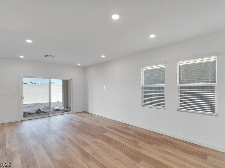 8328 Meridian Ridge Ave — Photo 24