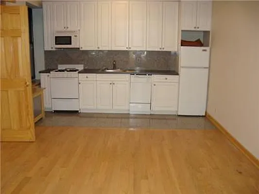 Rented by Luxor Homes & Investment Realty | media 25