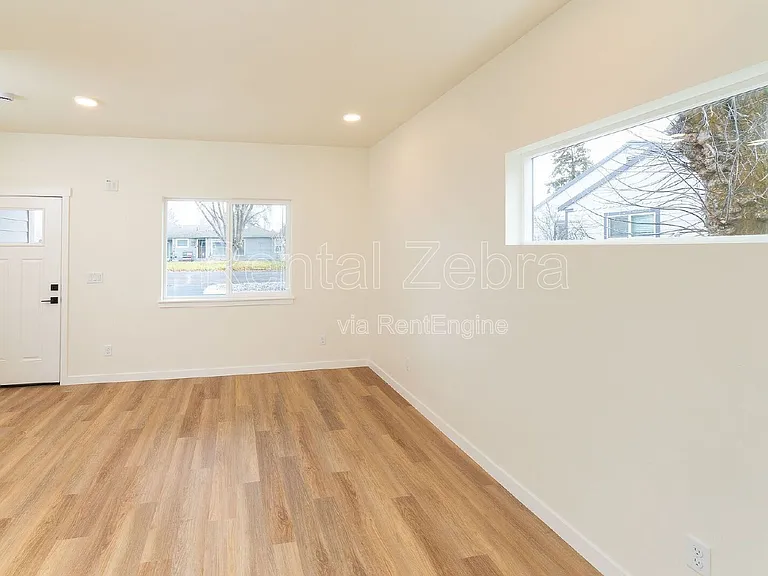 663 SE Dunham St #2 — Photo 35
