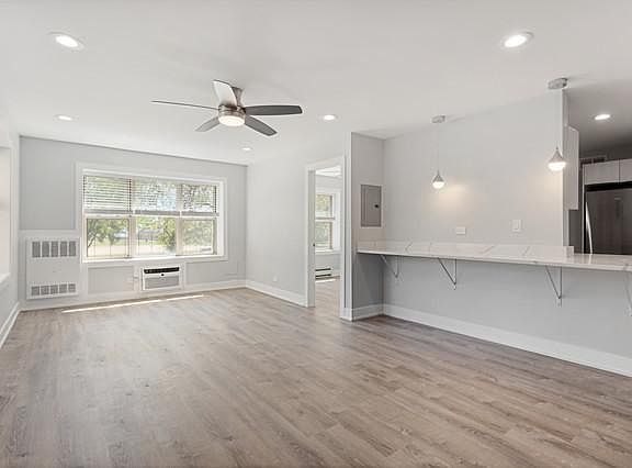 2nd image of 1303 W Estes Ave APT 3W