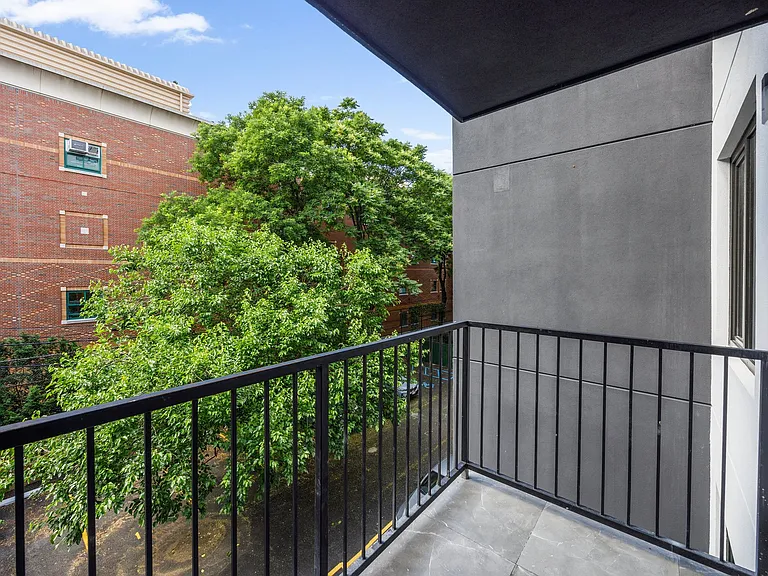 254 Winthrop St #2B — Photo 12