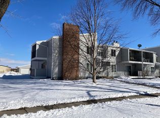 2440 15th St S #B-16, Fargo, ND 58103
