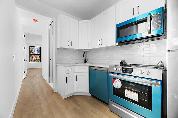 Rented by Ankor Management BH LLC | media 9